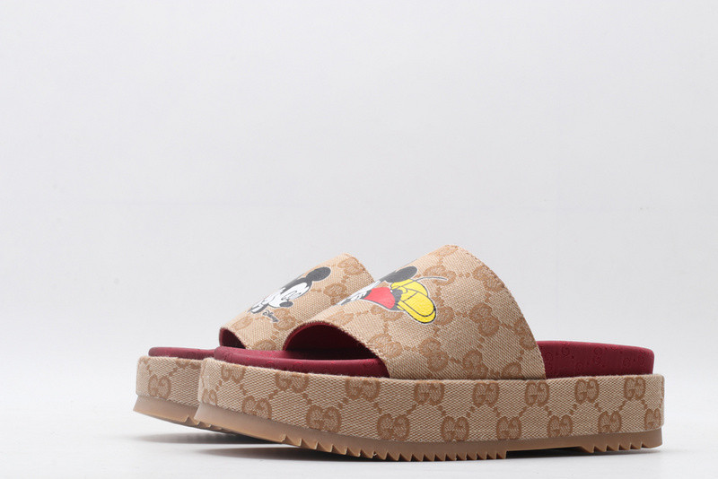 g*u*i sandals