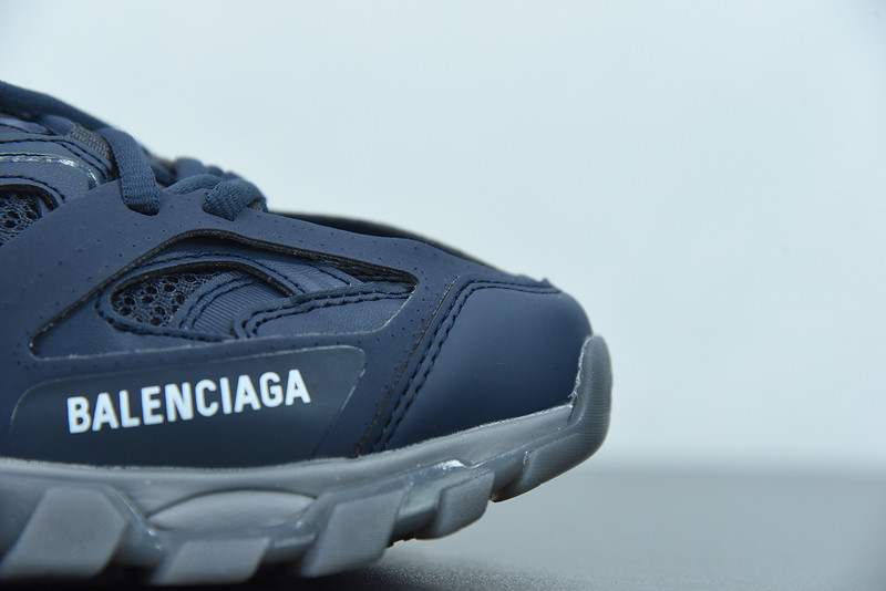 bc track sneaker