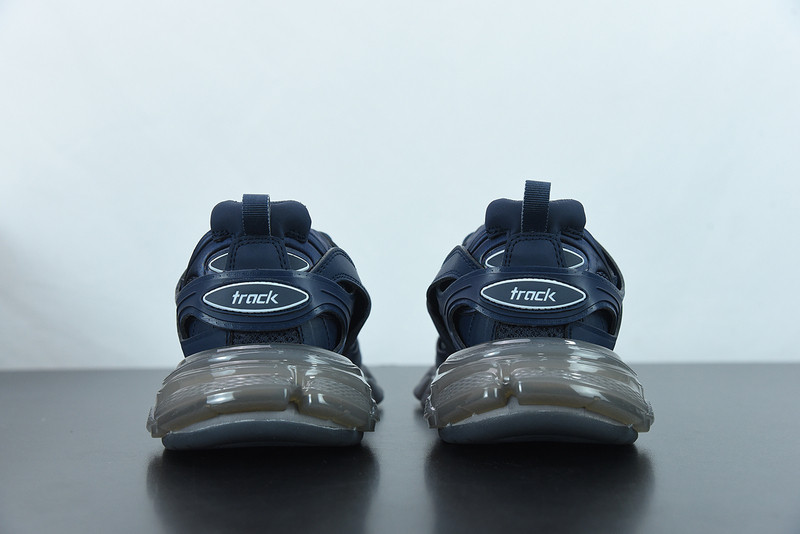 bc track sneaker