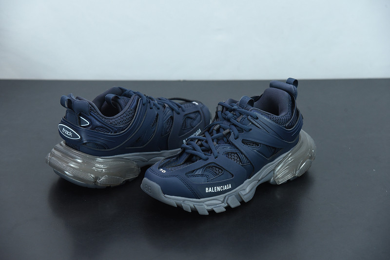 bc track sneaker