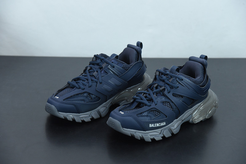 bc track sneaker