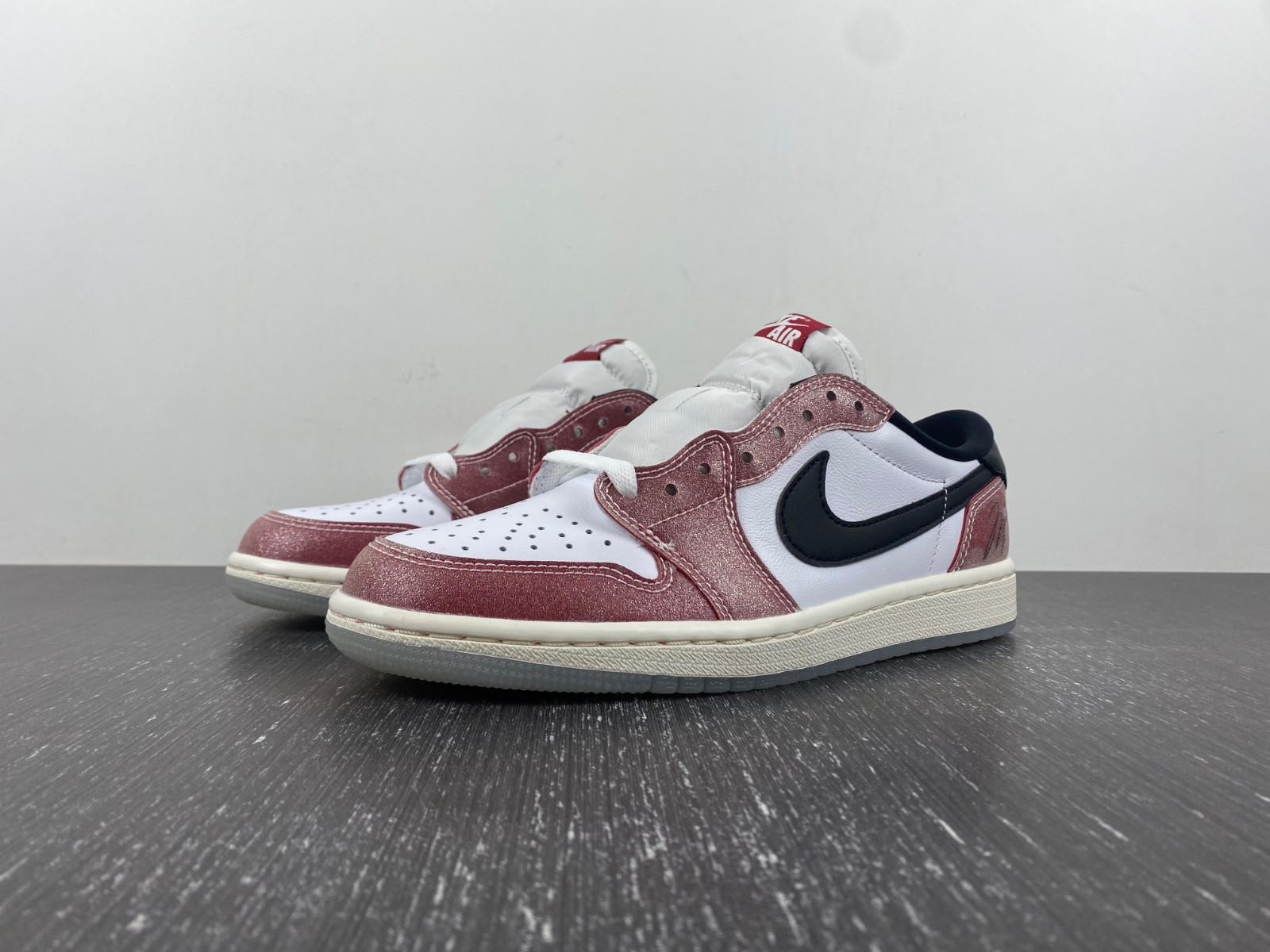 trophy room x air jordan 1 low og fn0432-017