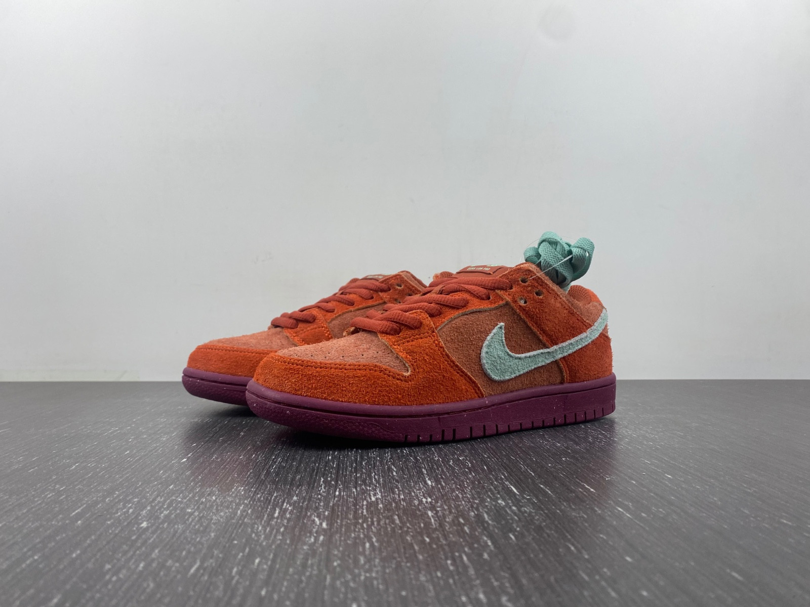 nike sb dunk low mystic red dv5429-601