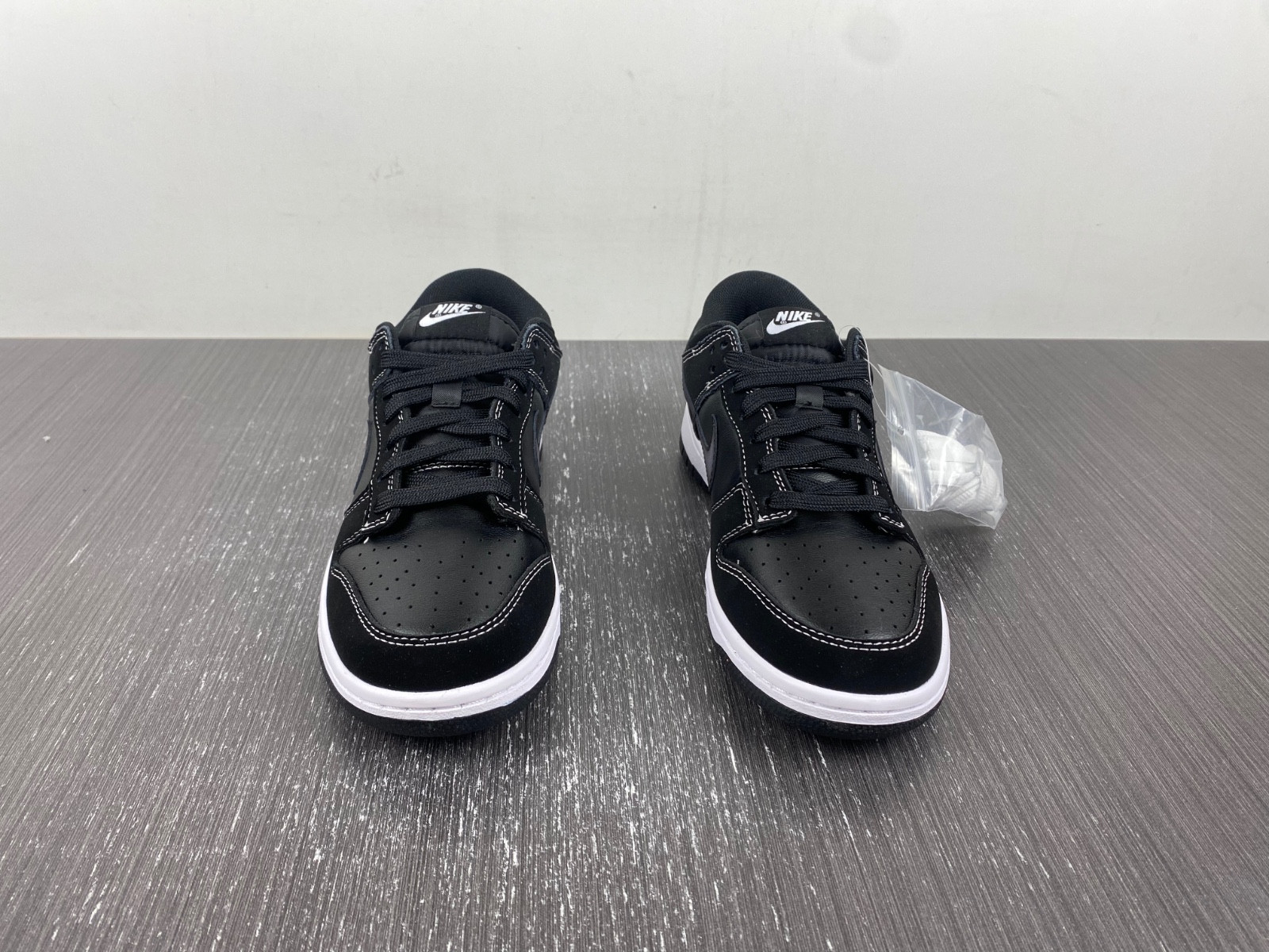 nike dunk low "black/grey" (airbrush) fd6923-001