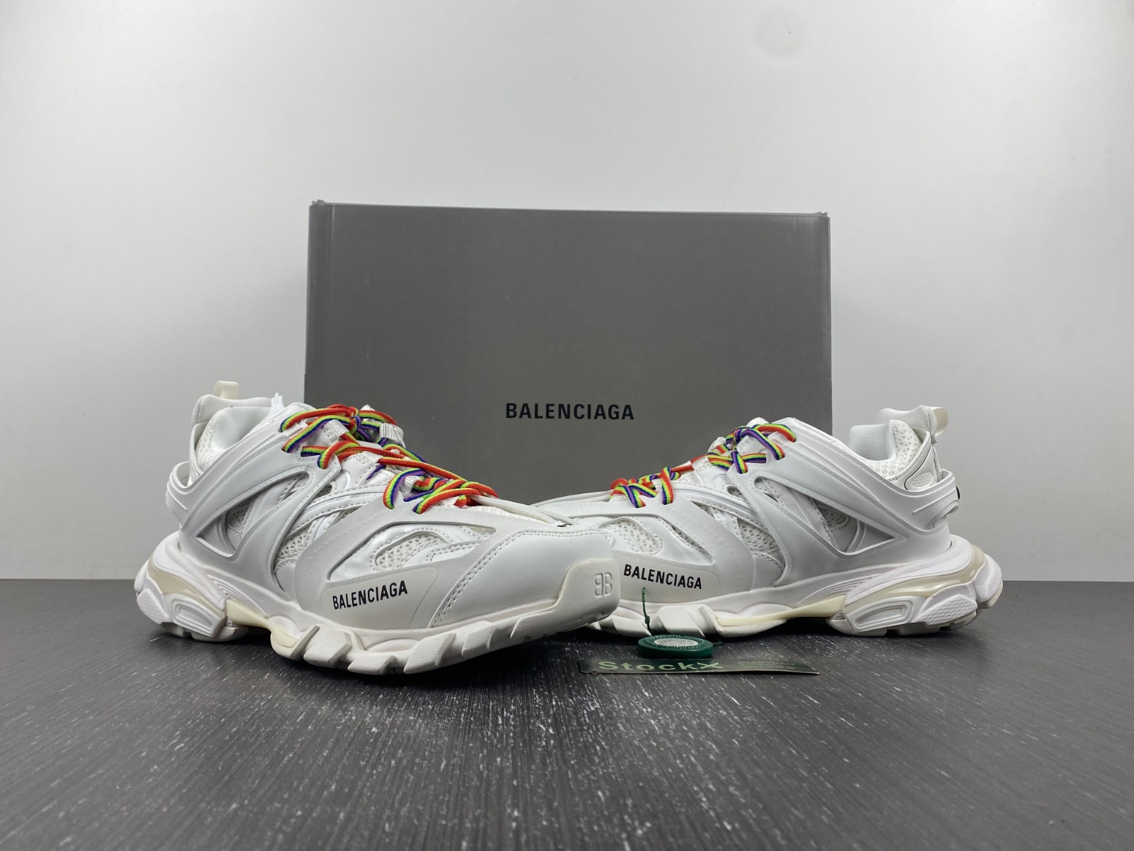 bc track sneaker