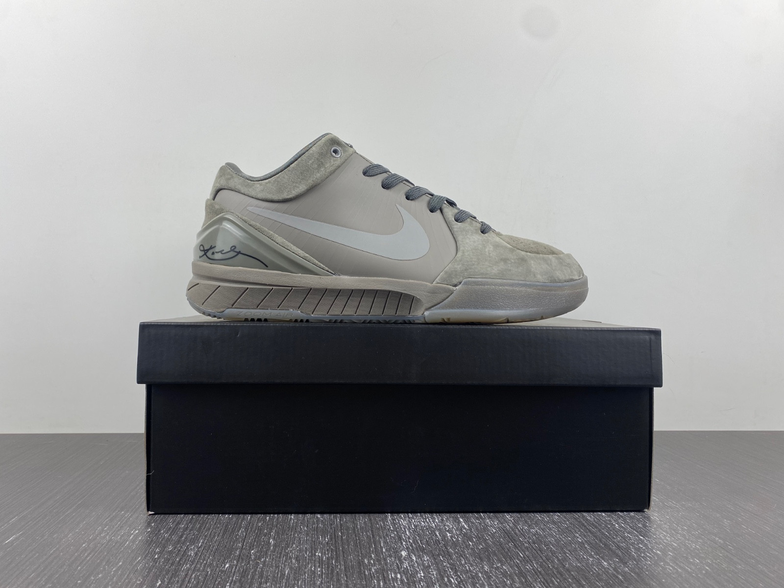 nike zoom kobe 4 