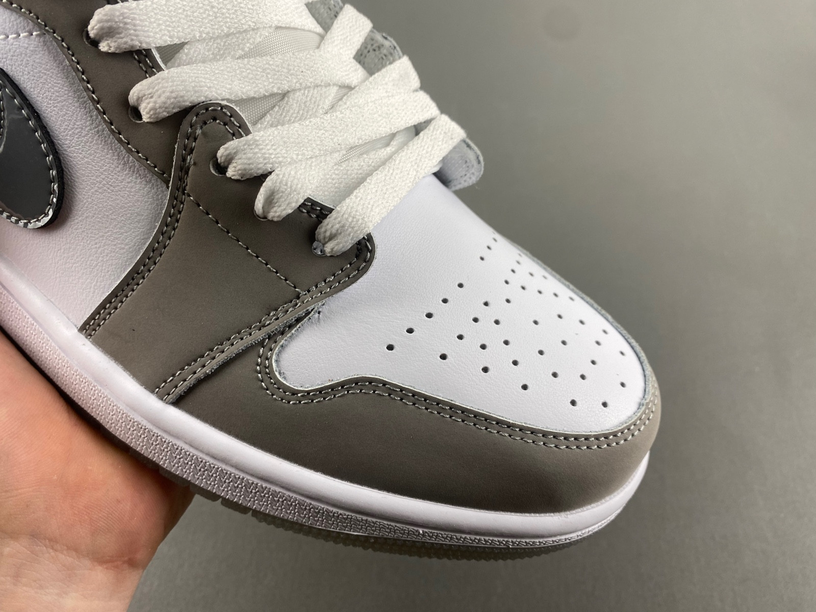 Air Jordan 1 Mid SE 