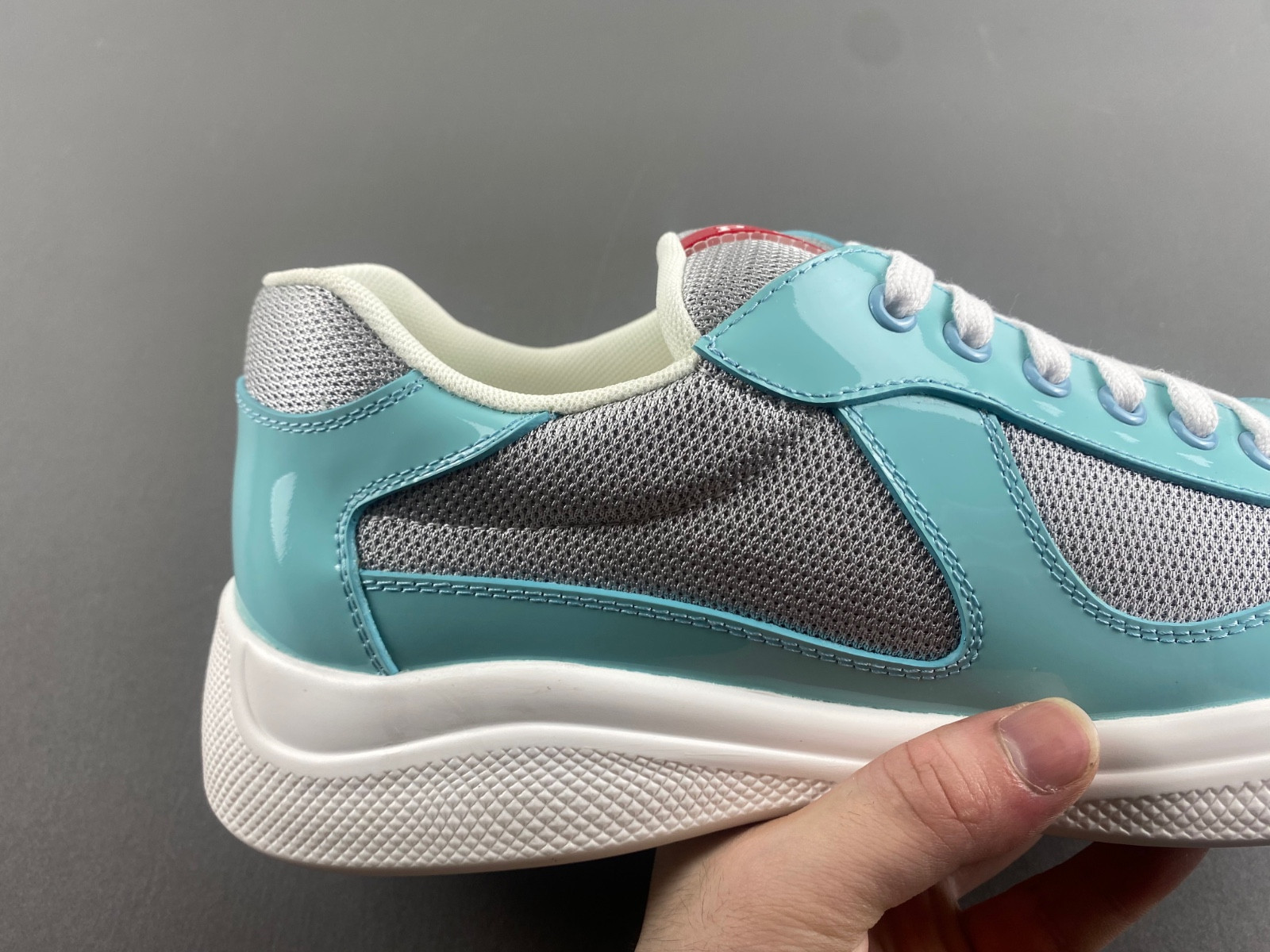 pr sneaker