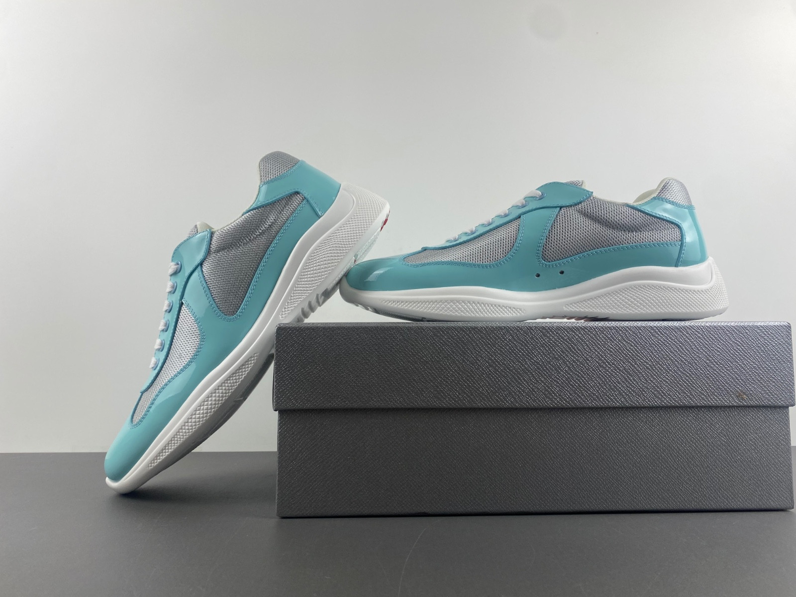 pr sneaker