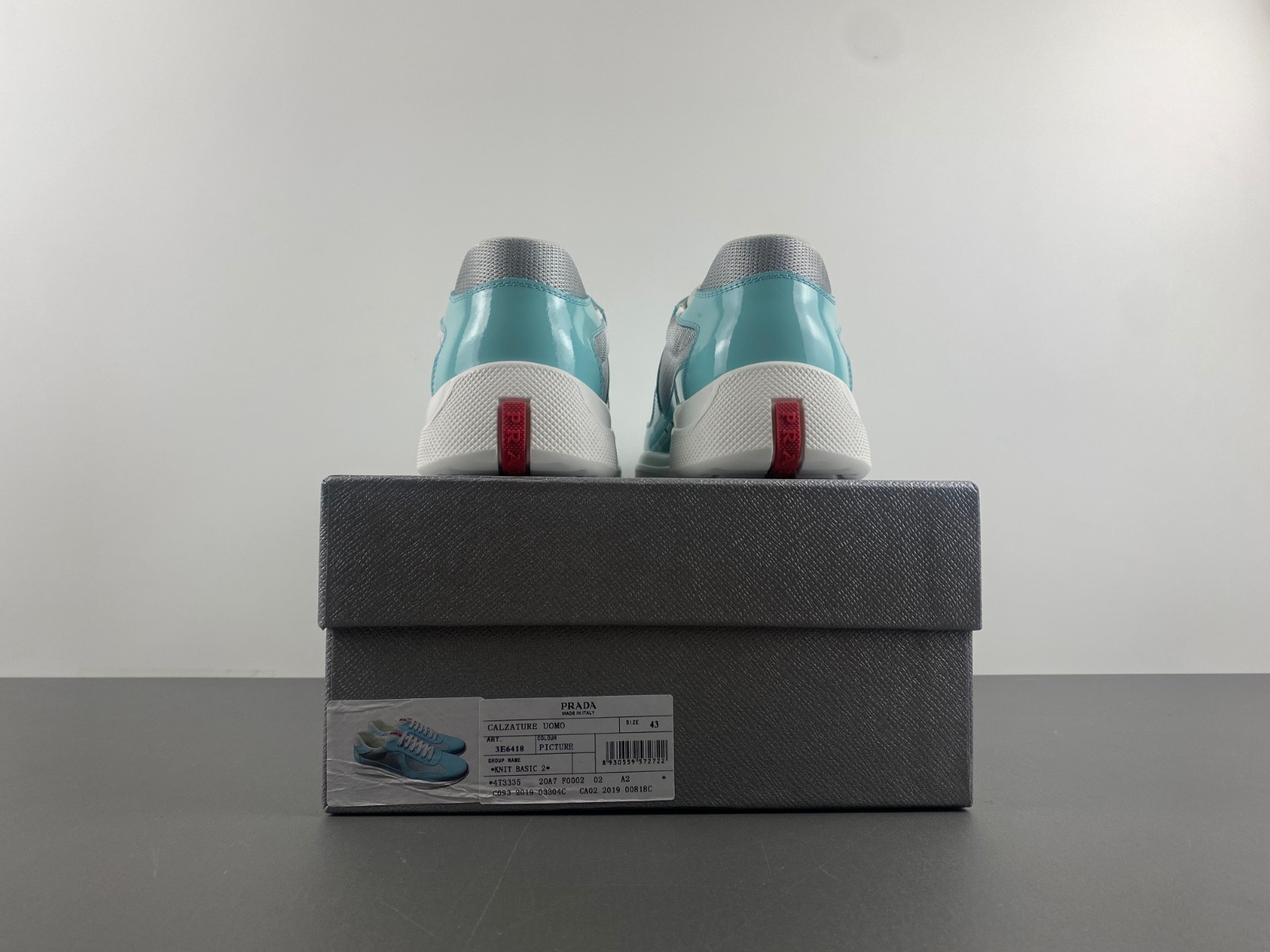pr sneaker