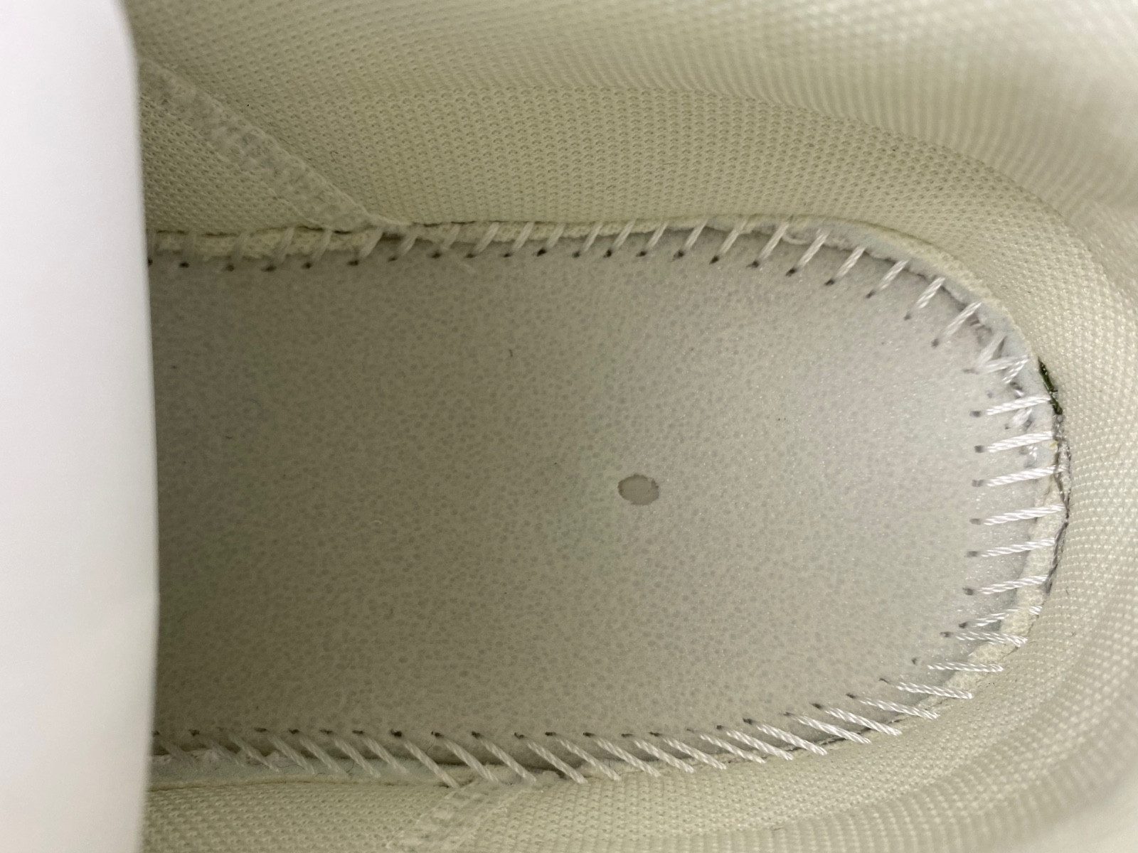 bc cargo sneaker