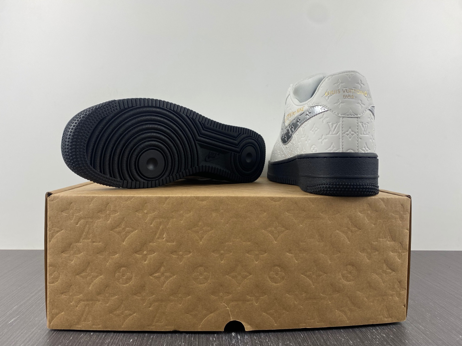 lvt x nike air force1