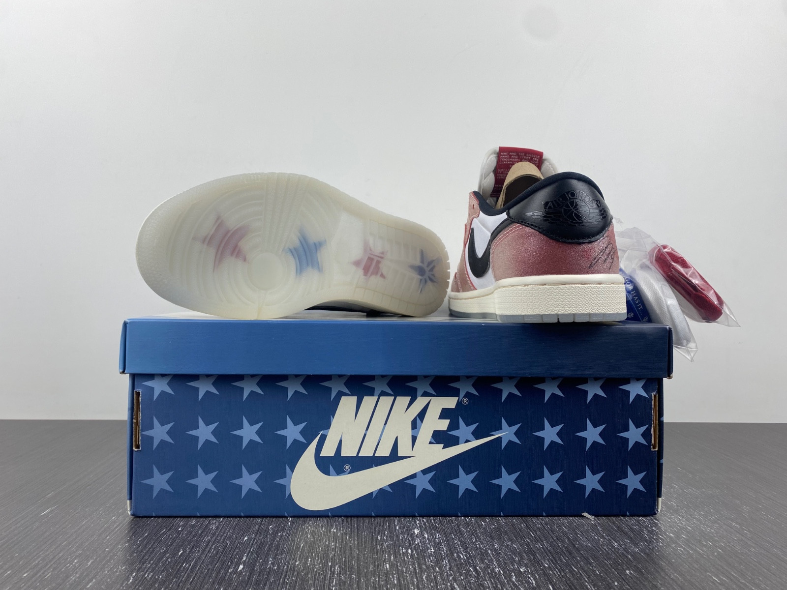 trophy room x air jordan 1 low og fn0432-017