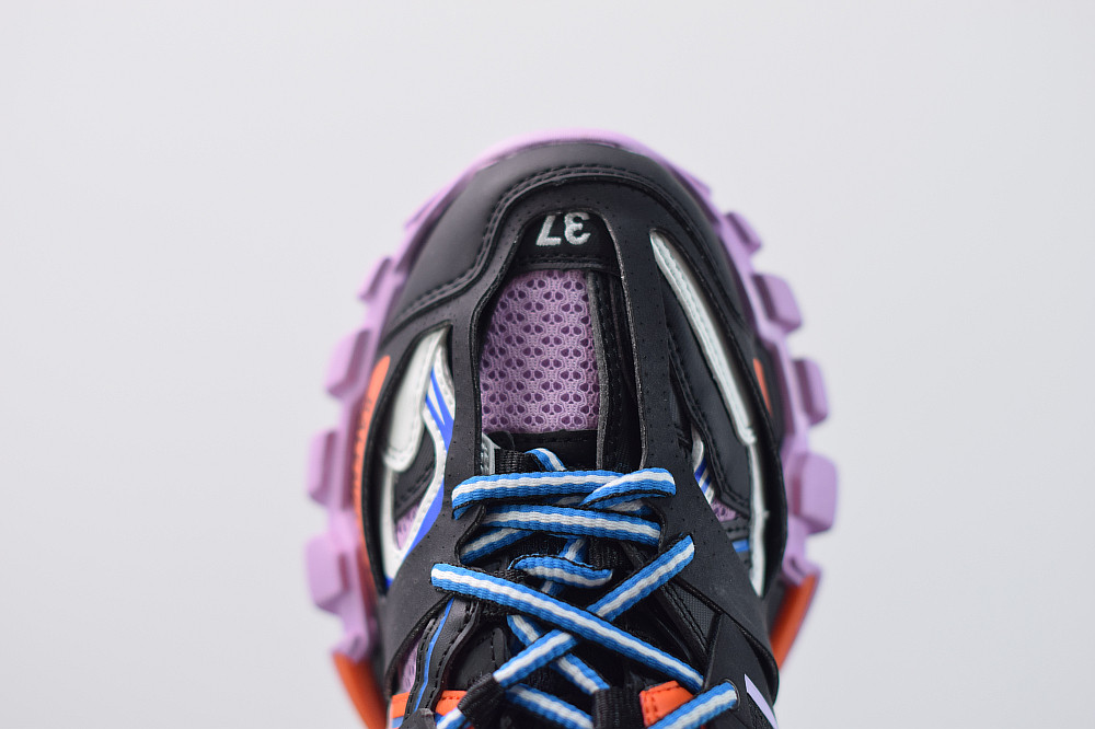 bc track sneaker