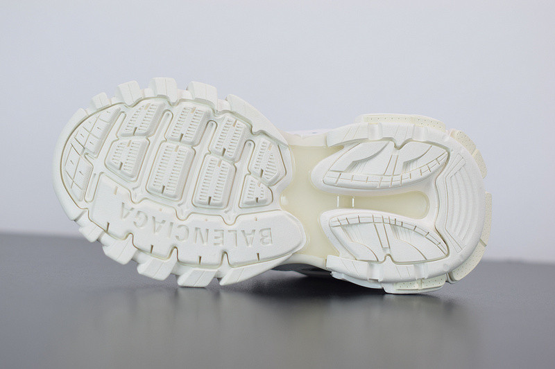 bc track sneaker