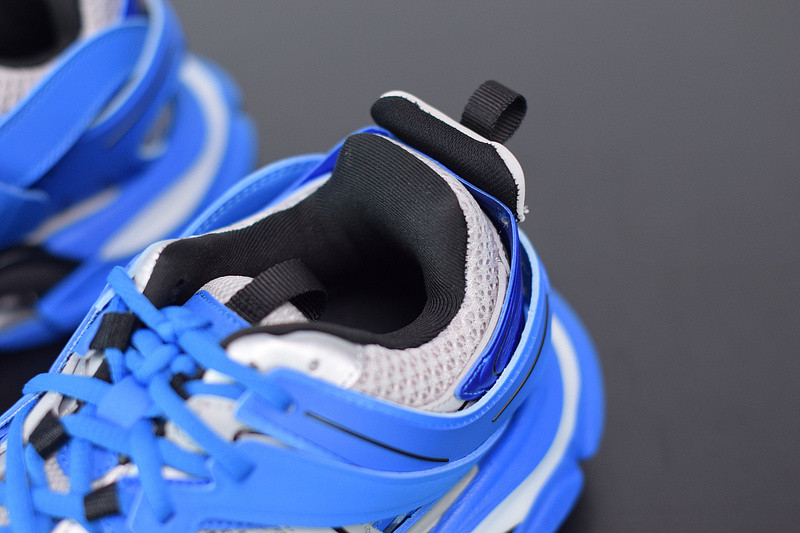 bc track sneaker