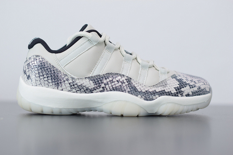 air jordan 11 low snakeskin “light bone” cd6846-002