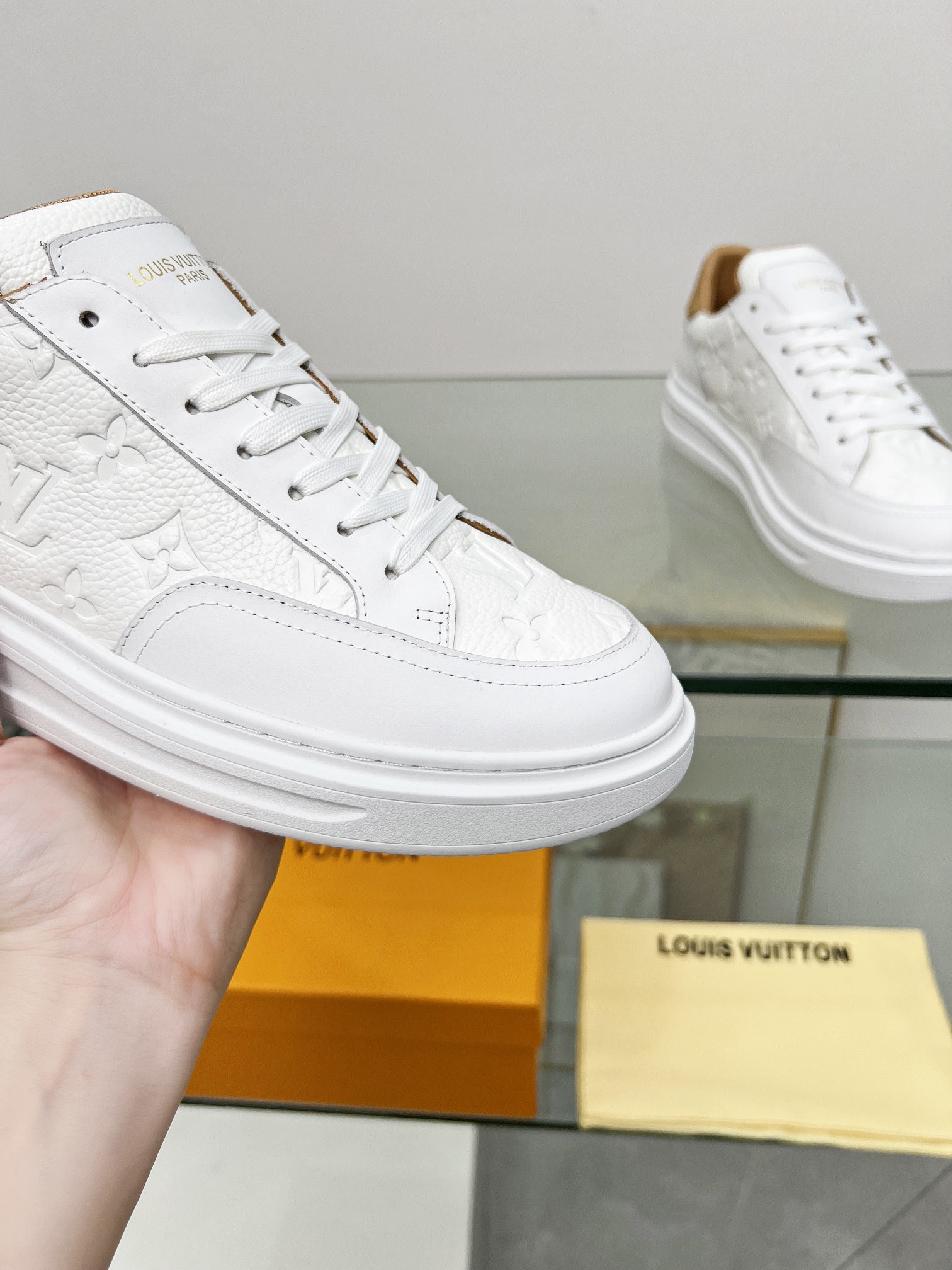 LVT SNEAKERS