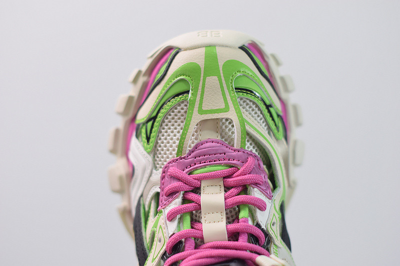 bc track sneaker