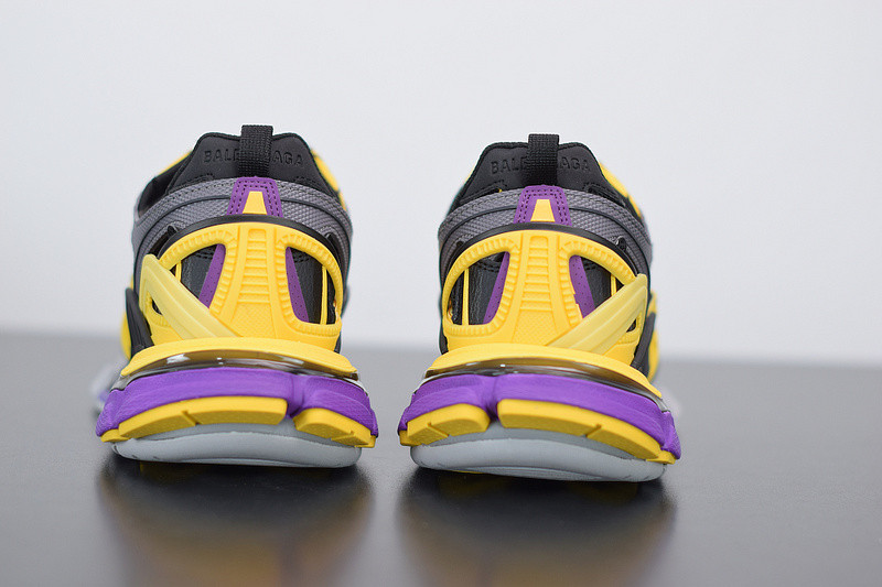 bc track sneaker