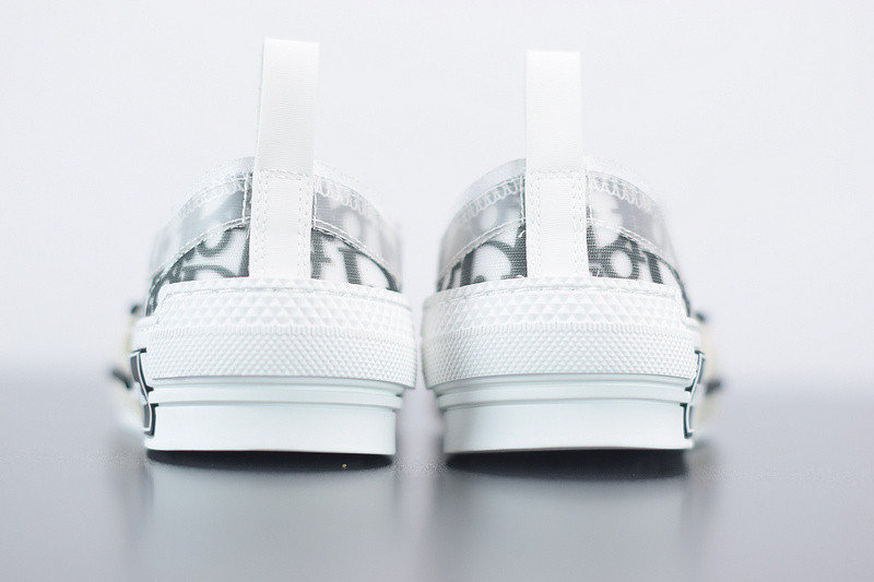 dio* x converse sneaker