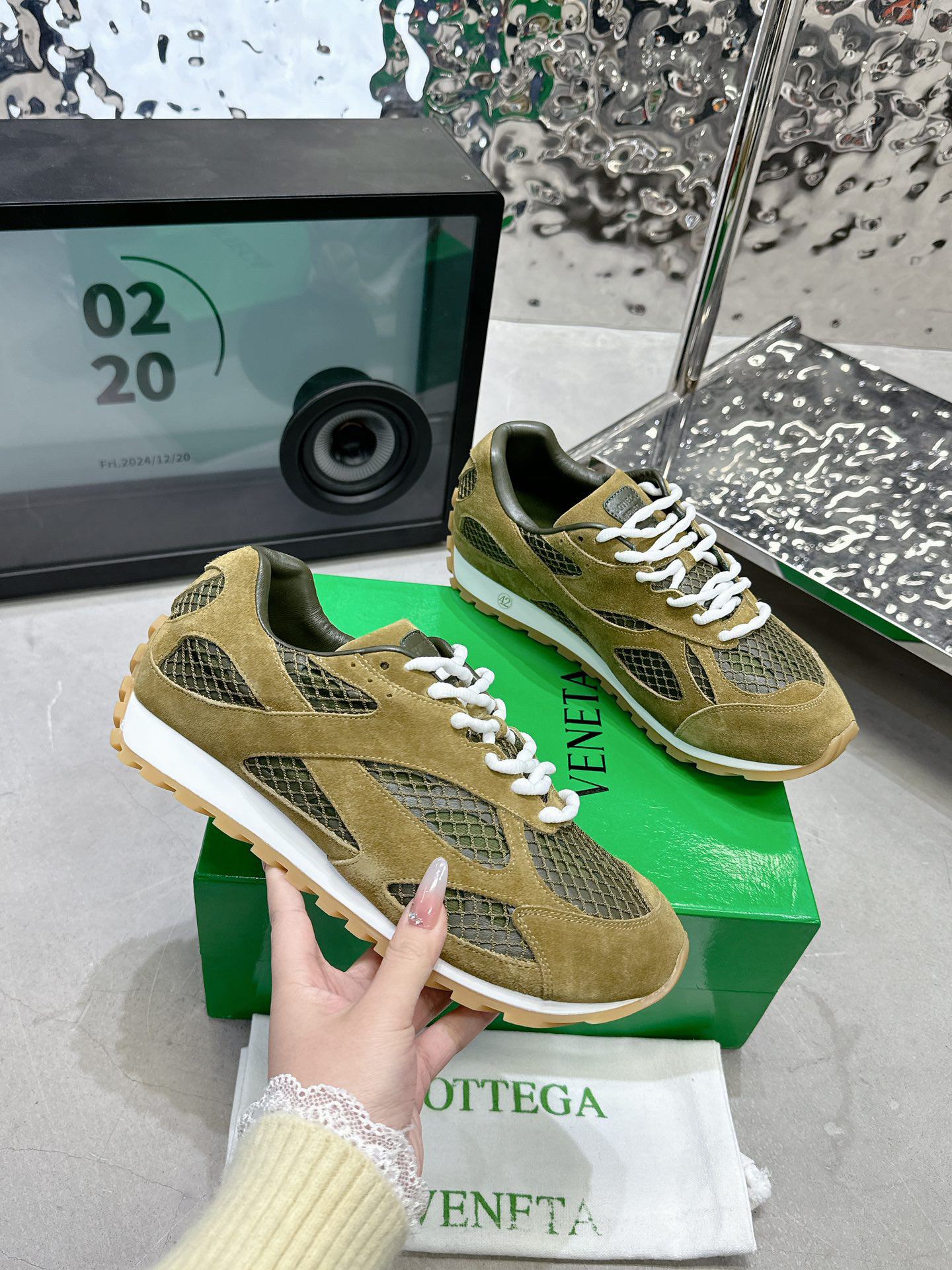 b0tt*ga Ven*ta orbit sneaker