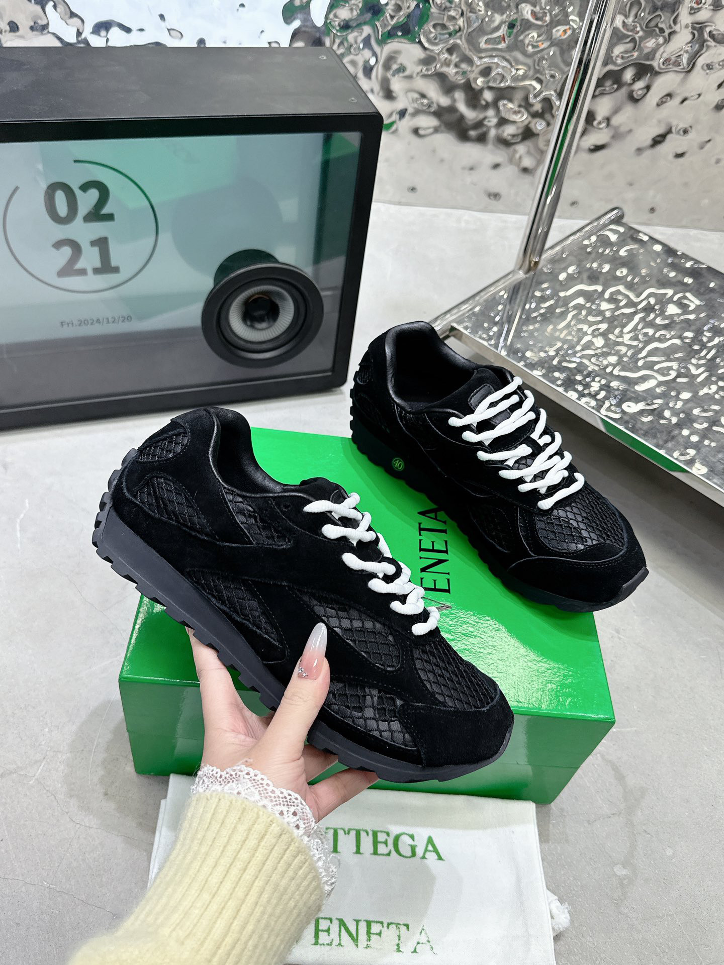 b0tt*ga Ven*ta orbit sneaker