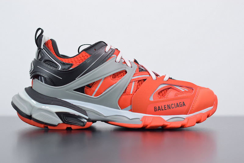 bc track sneaker