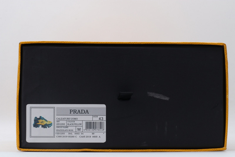 pr sneaker