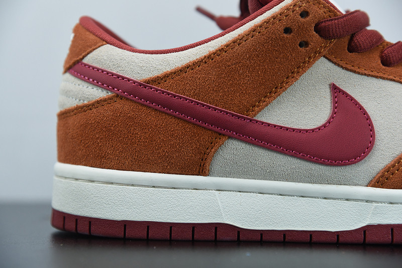 nike sb dunk low pro daek russet cedar bq6817-202