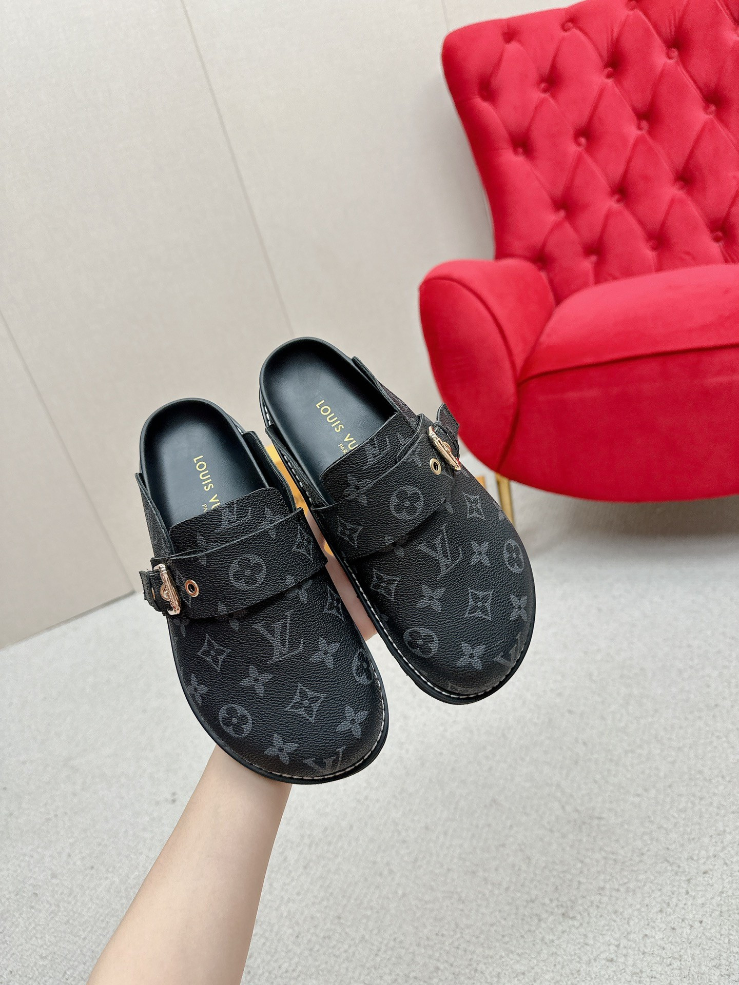 LVT SANDALS