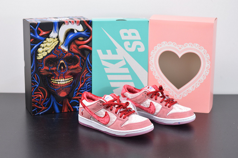 strangelove x nike sb dunk low “valentine’s day” ct2552-800