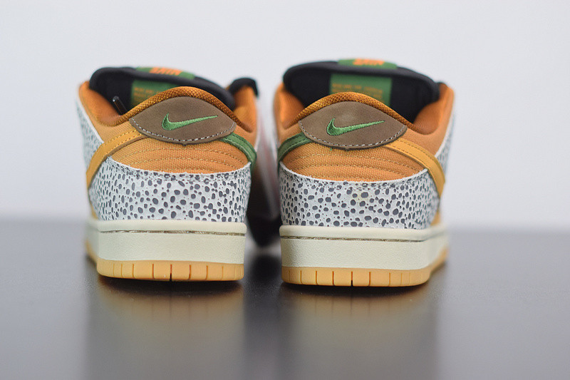 nike sb dunk low “safari” cd2563-002