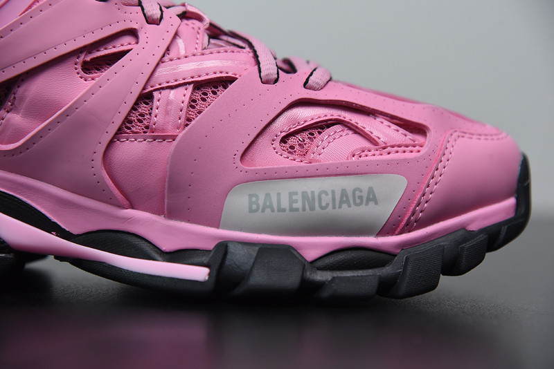 bc track sneaker