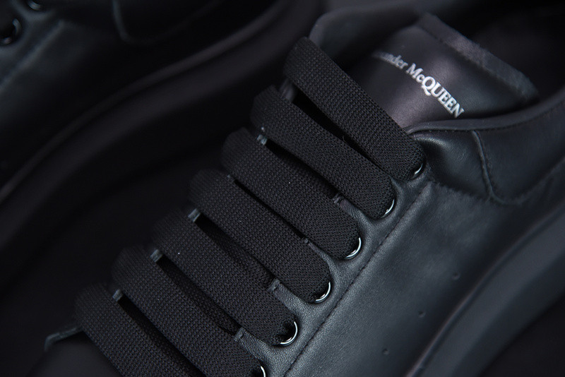 alexer mceen sneakers
