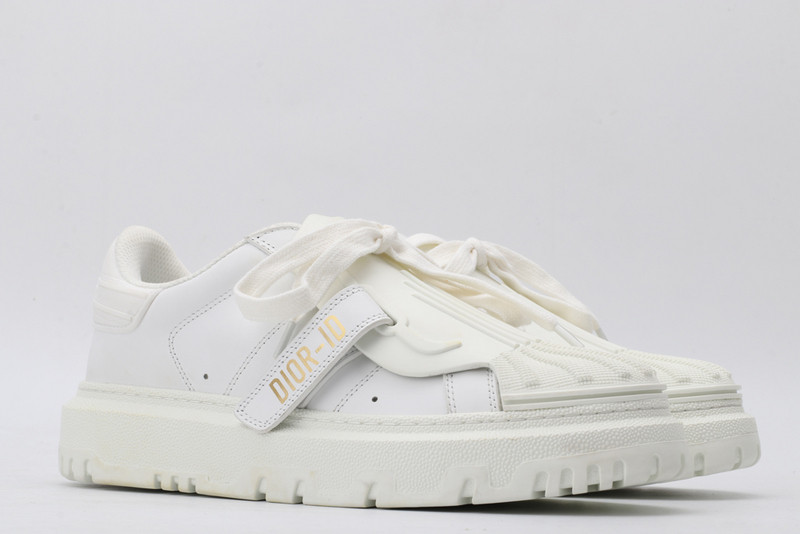 dio* sneaker