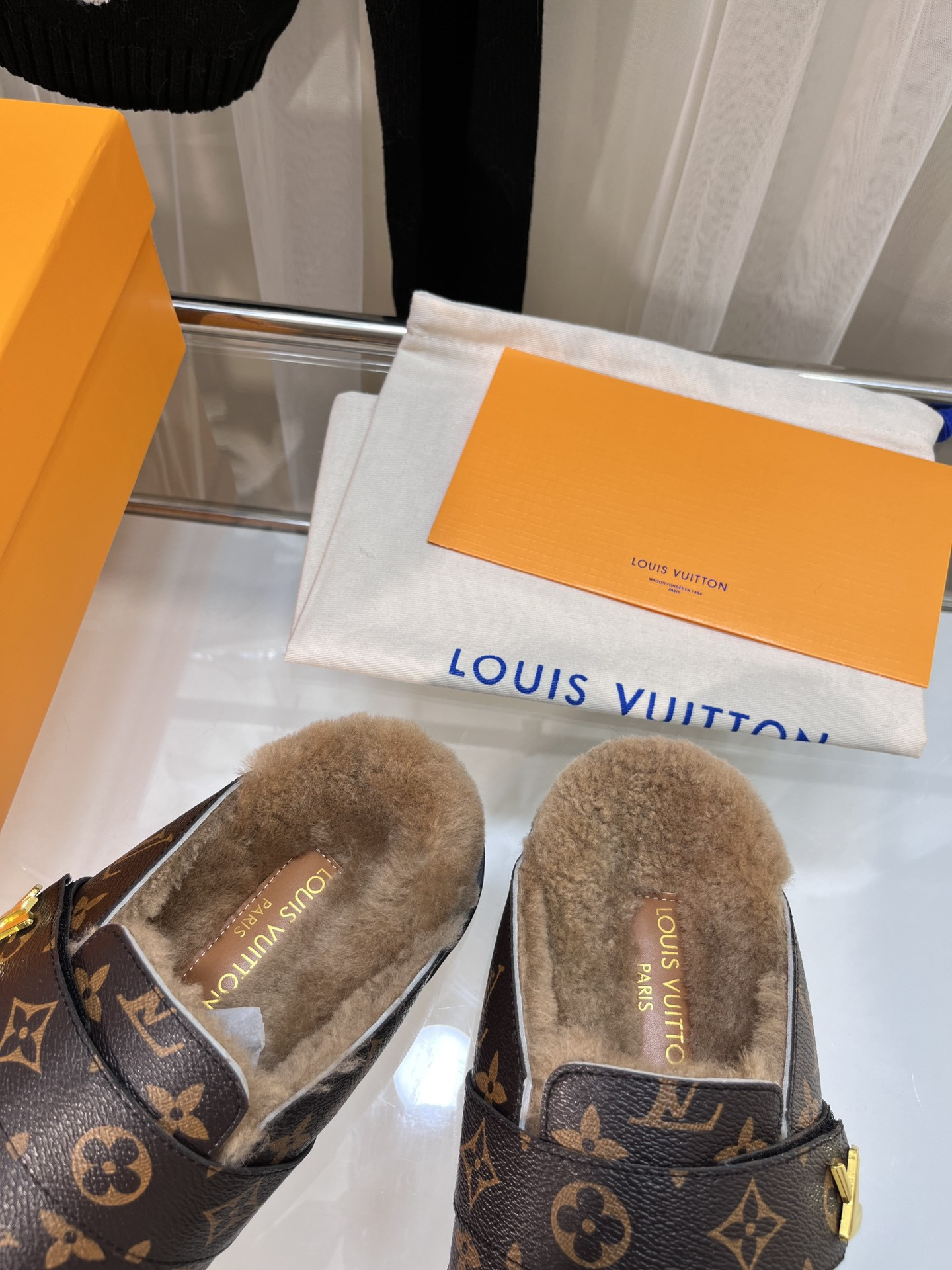 LVT SANDALS