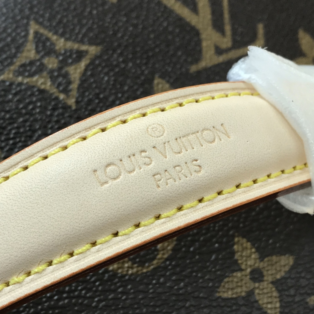 LVT PURSE GM