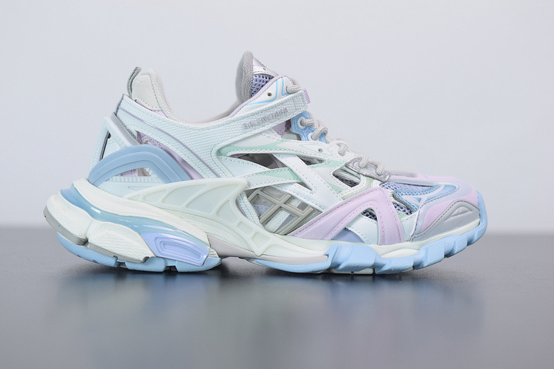 bc track sneaker