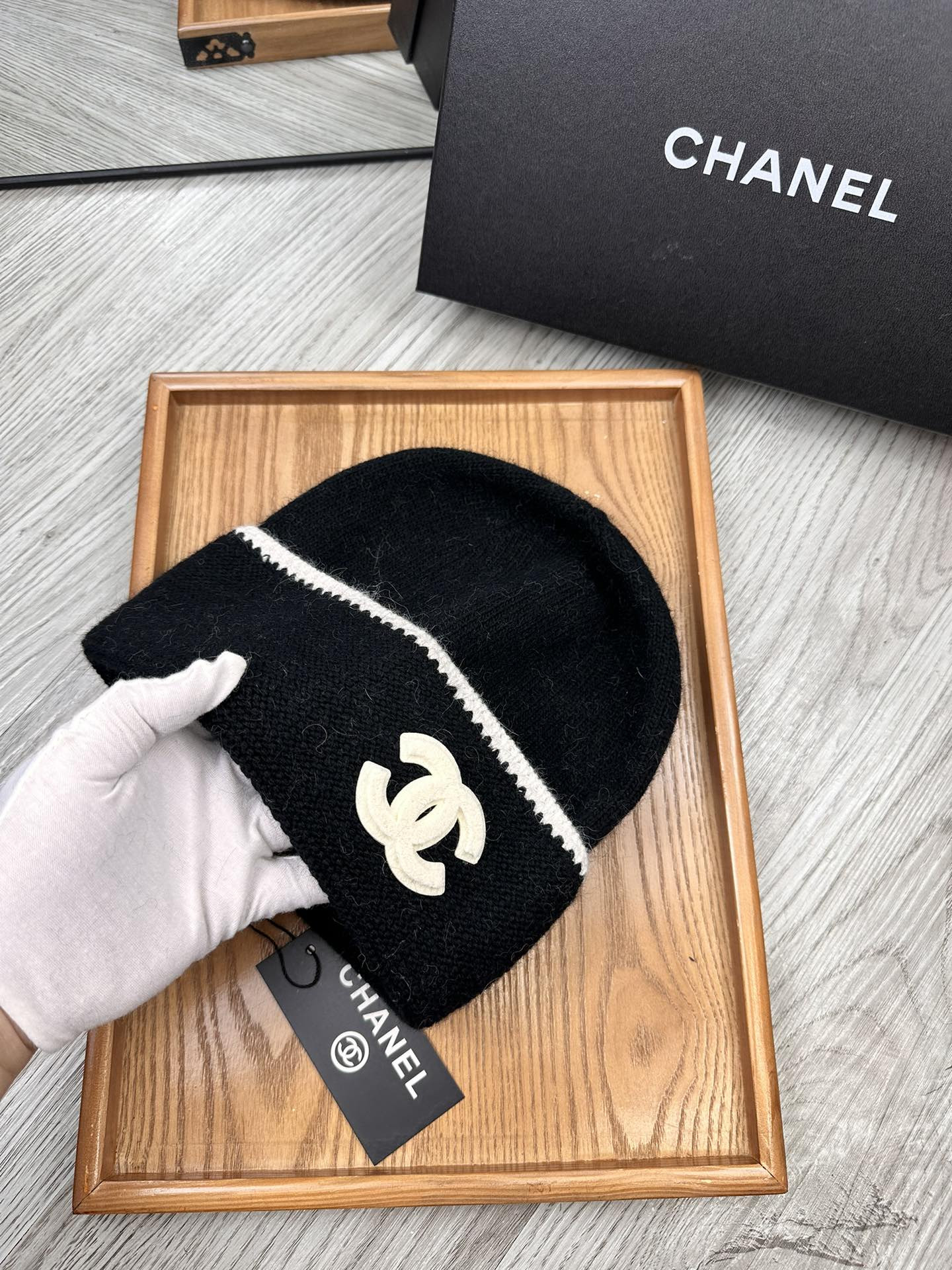 C hat