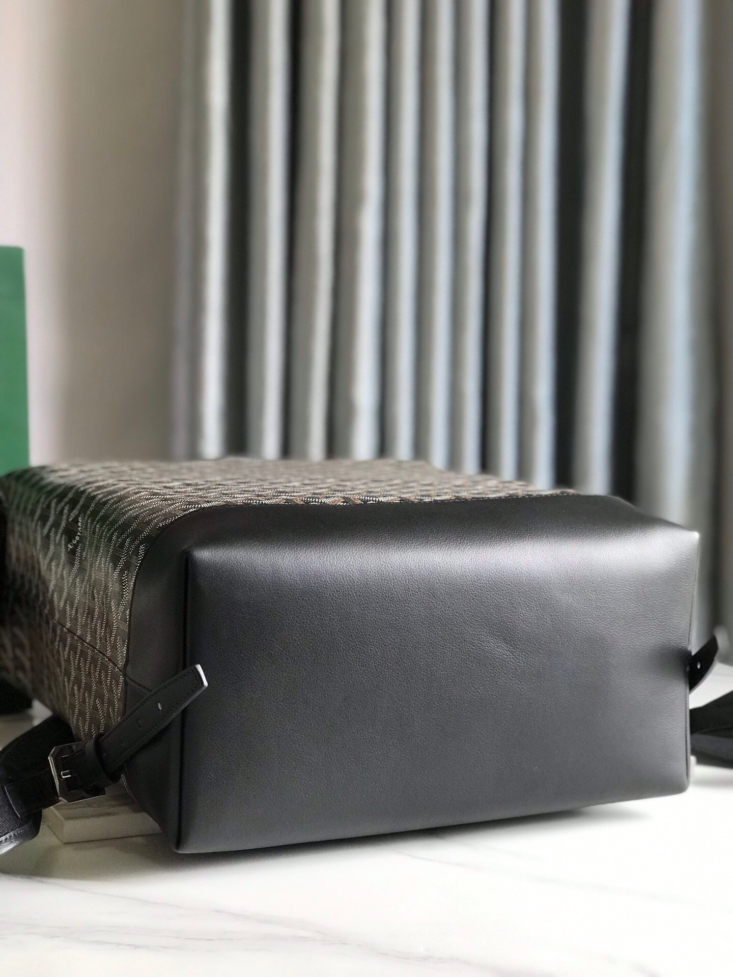 G09ard purse