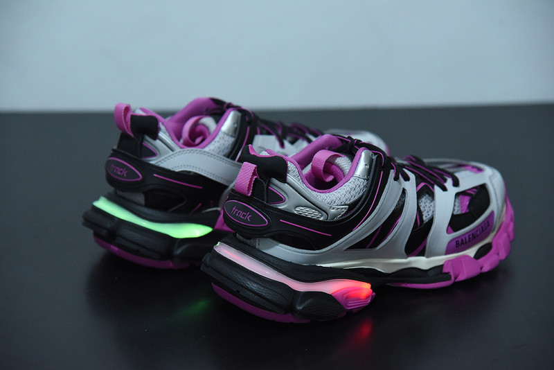 bc track sneaker