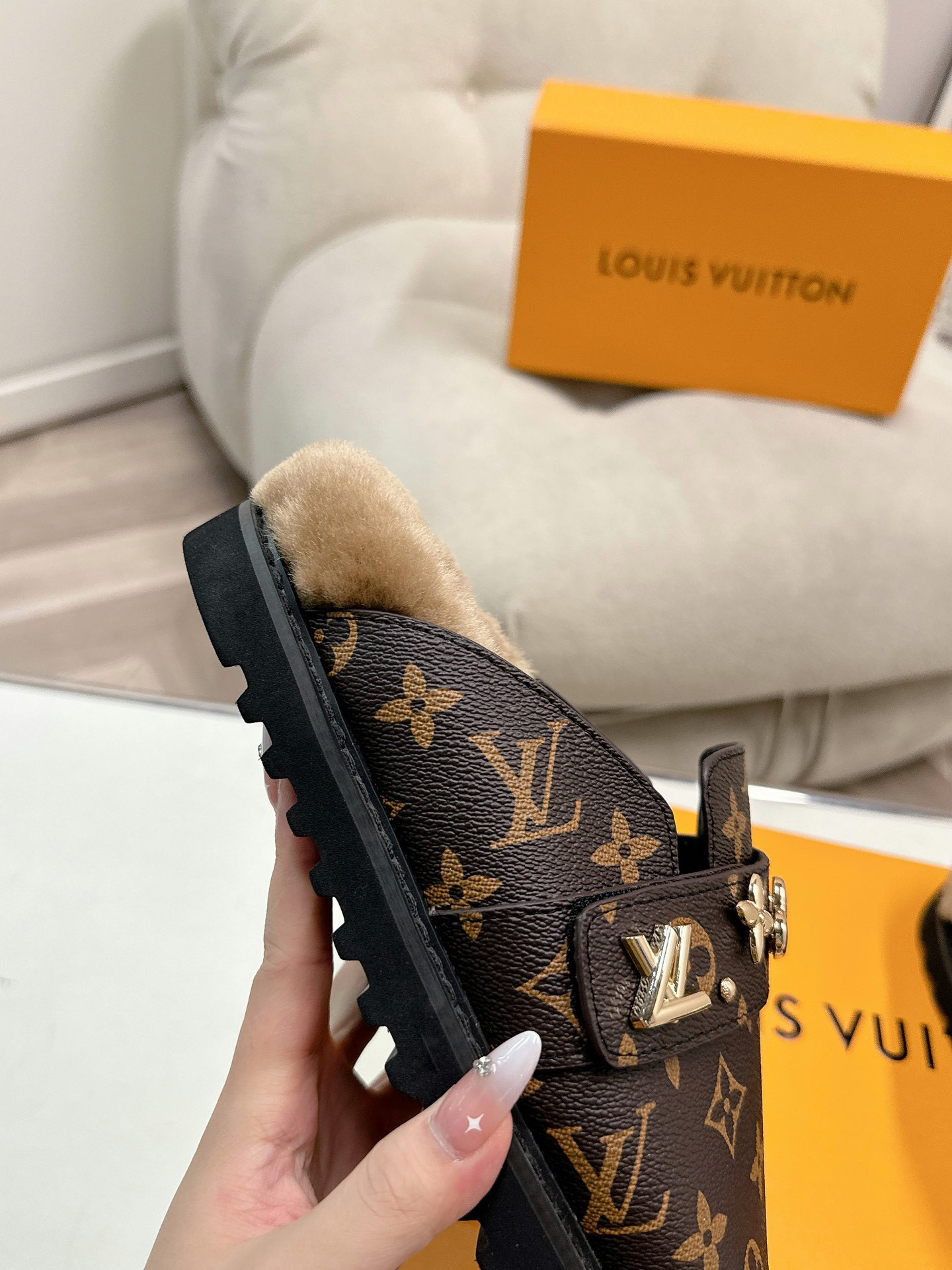 LVT SANDALS