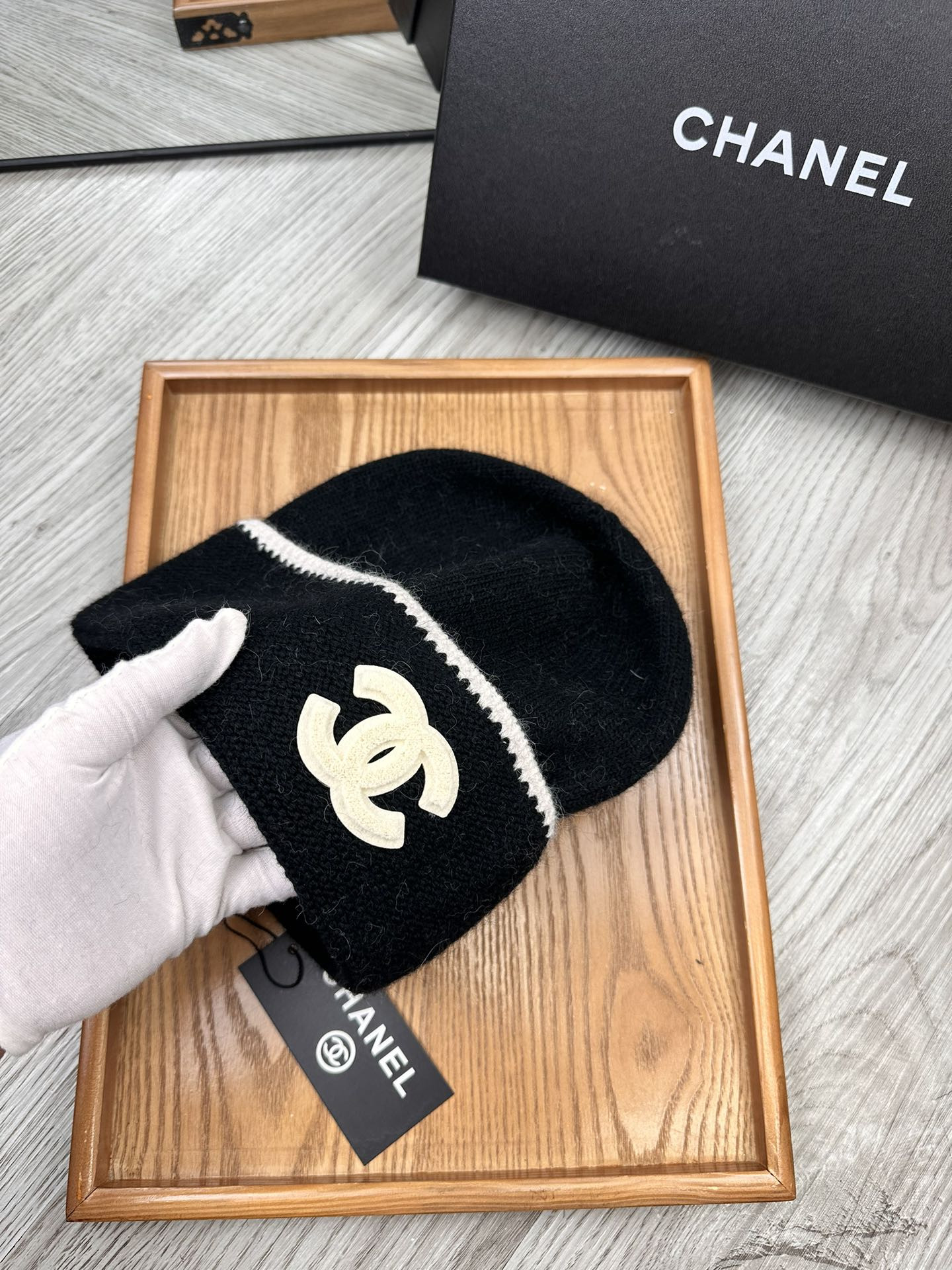 C hat