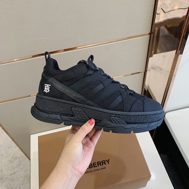 B**rry sneaker