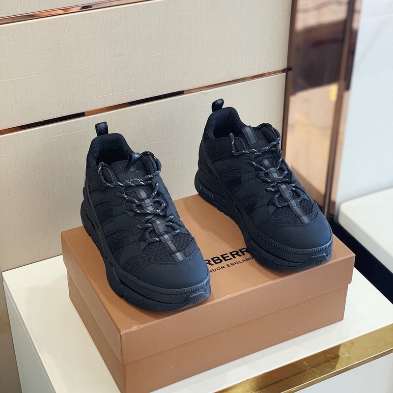 B**rry sneaker