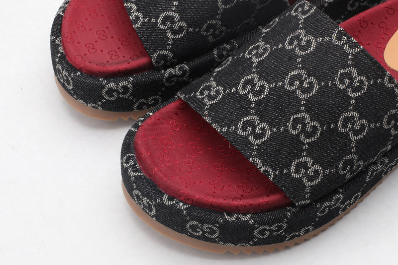 g*u*i sandals