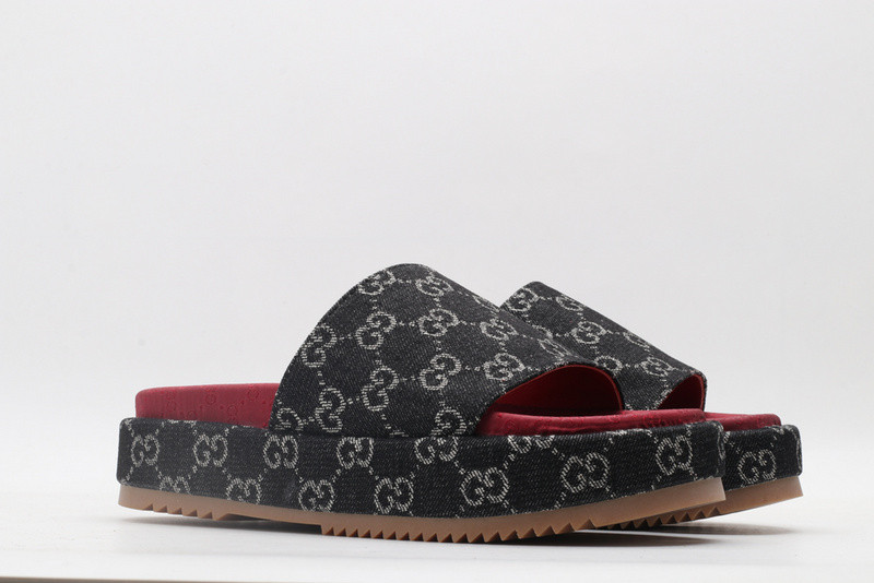 g*u*i sandals