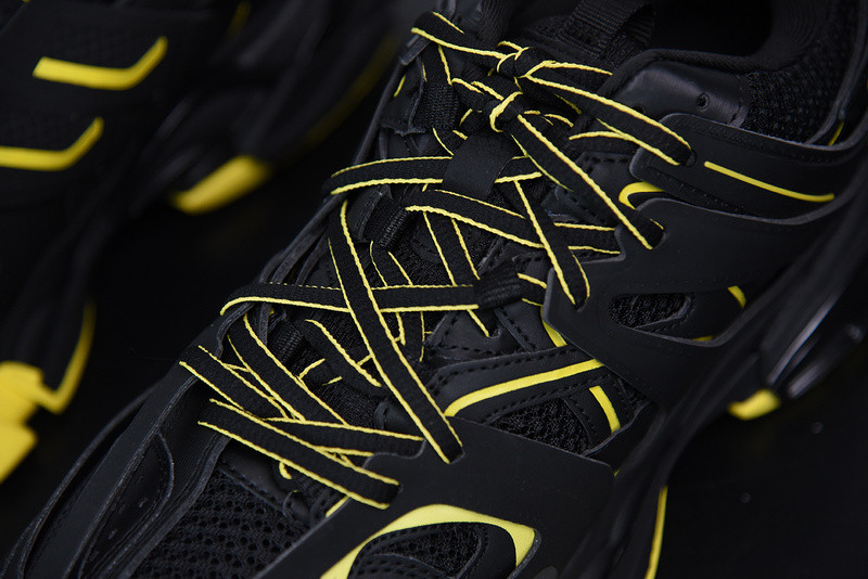 bc track sneaker