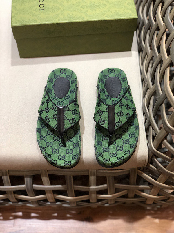 g*u*i sandals